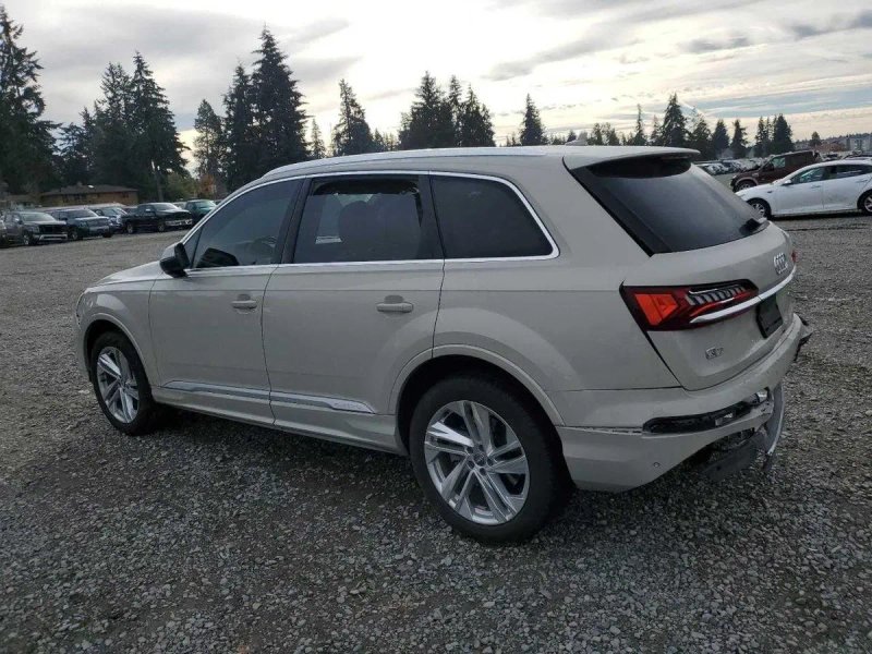Audi Q7 Premium Plus SR 2020 року - розкішний 7-місний кросовер — фото 2