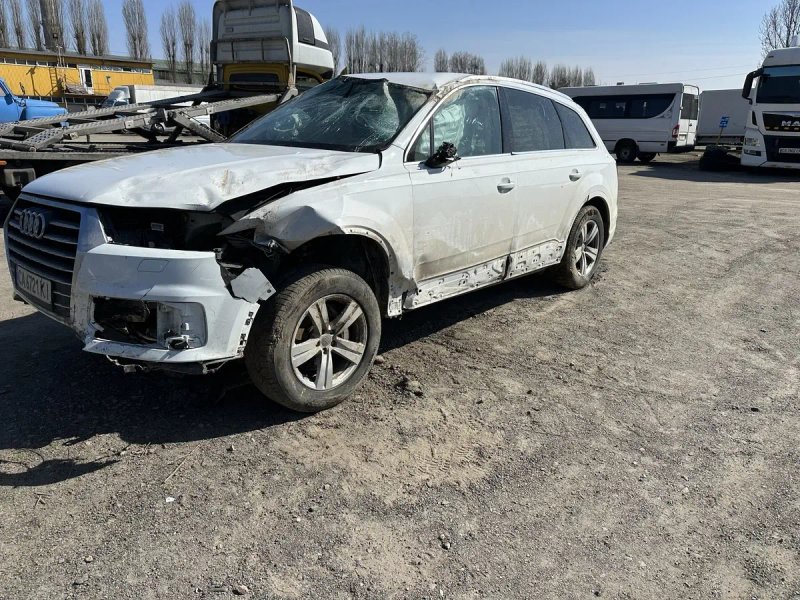 Audi Q7 Продам ( Терміново) — фото 3