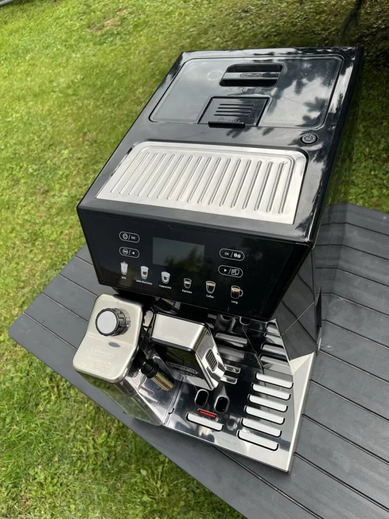 Автоматична кавомашина Delonghi Eletta EVO 2022 рік  гарантія 6 місяців. Пробіг 2200 чашок — фото 5