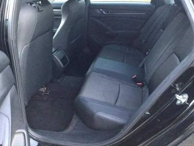 Автомобіль HONDA ACCORD 2018 року з США — фото 6