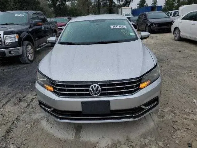 Автомобіль Volkswagen Passat S 2016 року з США — фото 2
