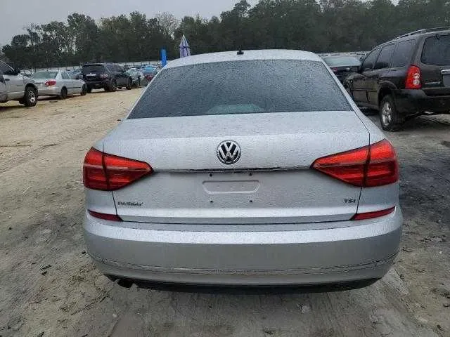 Автомобіль Volkswagen Passat S 2016 року з США — фото 4