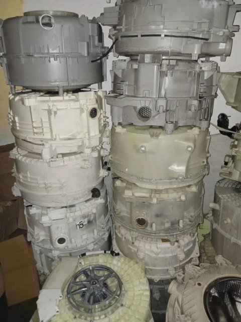 Бак взборі на Indesit, Ariston