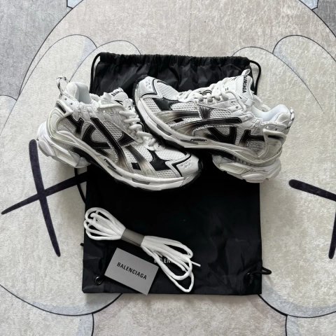 Balenciaga runner gradient black
