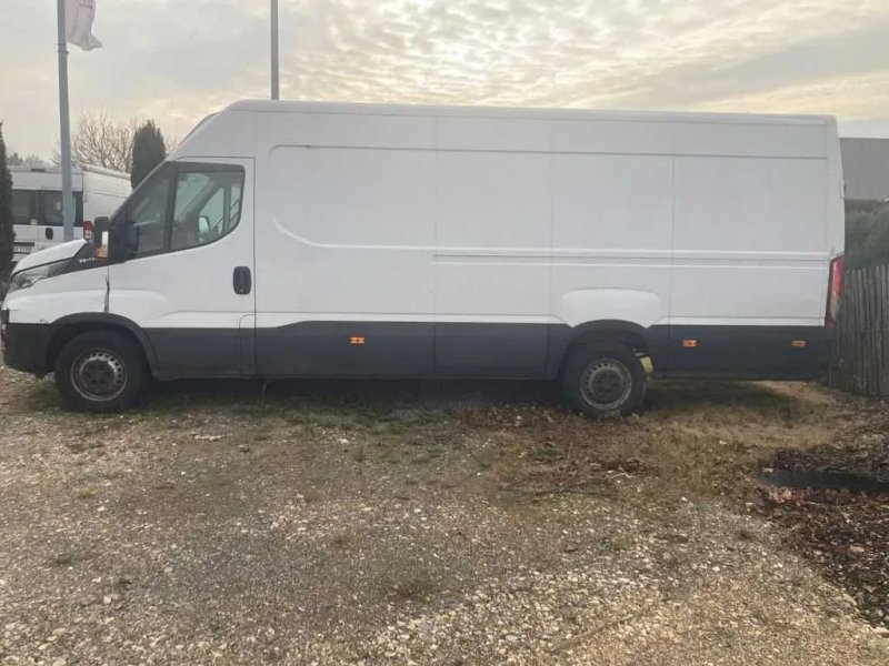 Бампер Iveco Daily розборка ІВЕКО Дейлі — фото 3