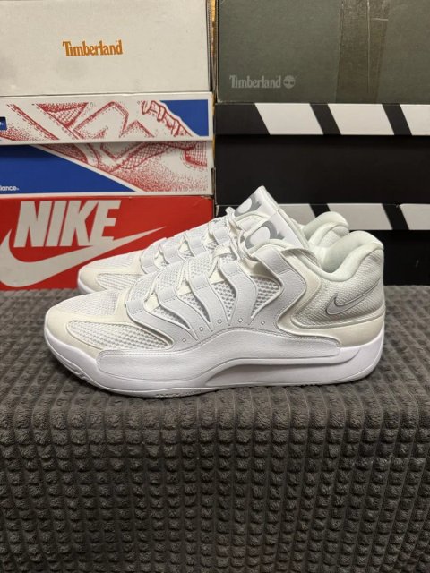 Баскетбольні кросівки 49(33см)Nike KD 18 Team Bank "Triple White" оригінал