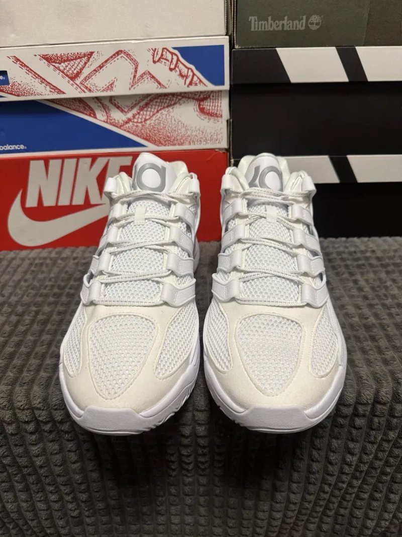 Баскетбольні кросівки 49(33см)Nike KD 18 Team Bank "Triple White" оригінал — фото 2