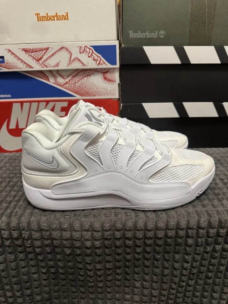 Баскетбольні кросівки 49(33см)Nike KD 18 Team Bank "Triple White" оригінал — фото 3