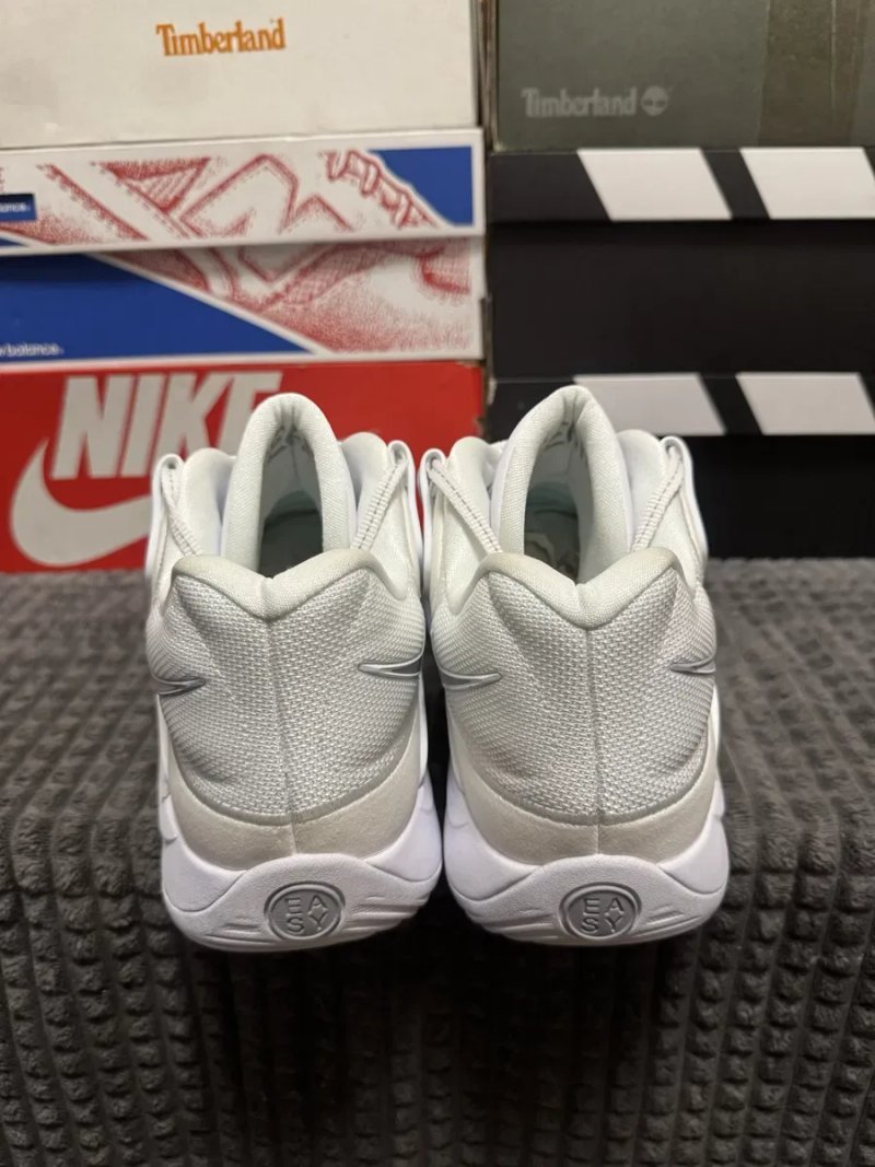 Баскетбольні кросівки 49(33см)Nike KD 18 Team Bank "Triple White" оригінал — фото 4