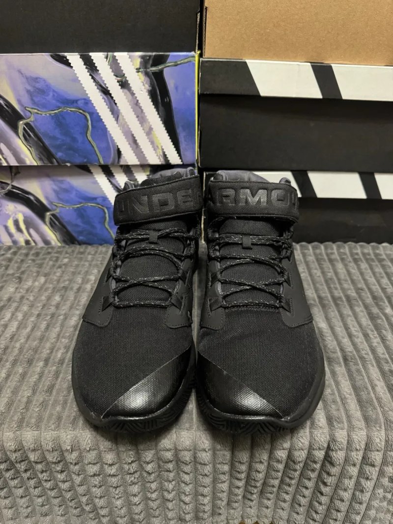 Баскетбольні кросівки Under Armour Get B Zee 46(30см) оригінал — фото 2