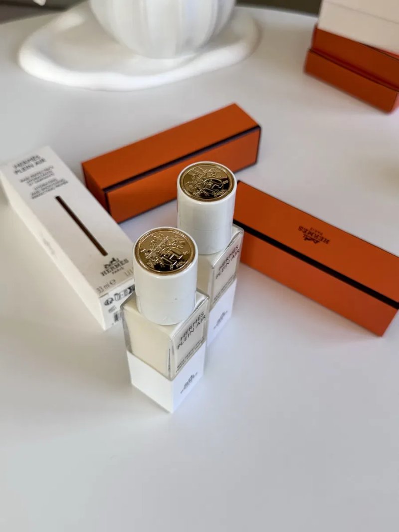 База для макіяжу Hermès Plein Air Hydrating & Smoothing Perfecting Primer — фото 4