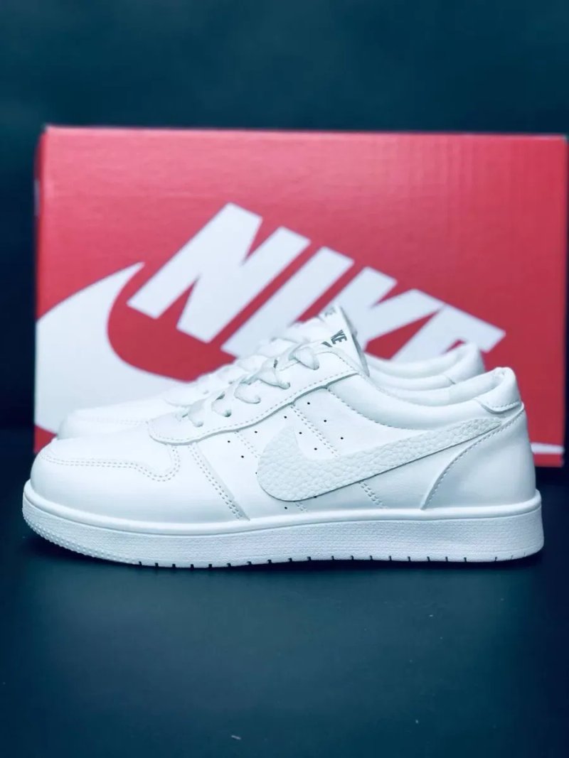 Белые класические женские кеды Кросовки найк Женские Nike Натуральная кожа 40 размер Красовки найки Практичные удобные женские кросовки — фото 3