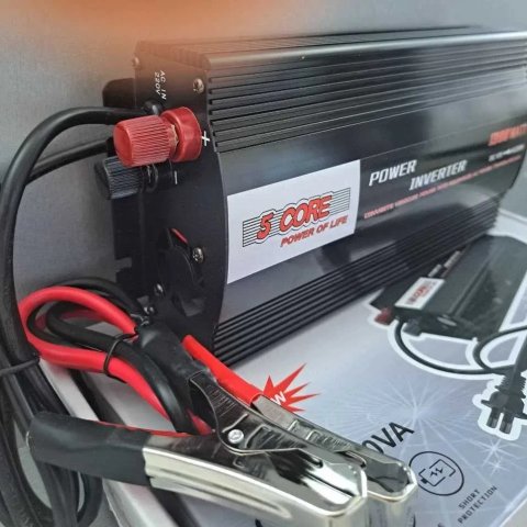 Бесперебойник Инвертор с зарядкой 1300W 15А Преобразователь 12V в 220V