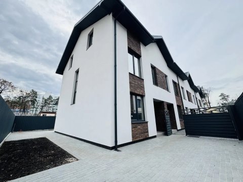 БЕЗ КОМІСІЇ, прямий продаж від забудовника, кутовий таун, вул. Теліги