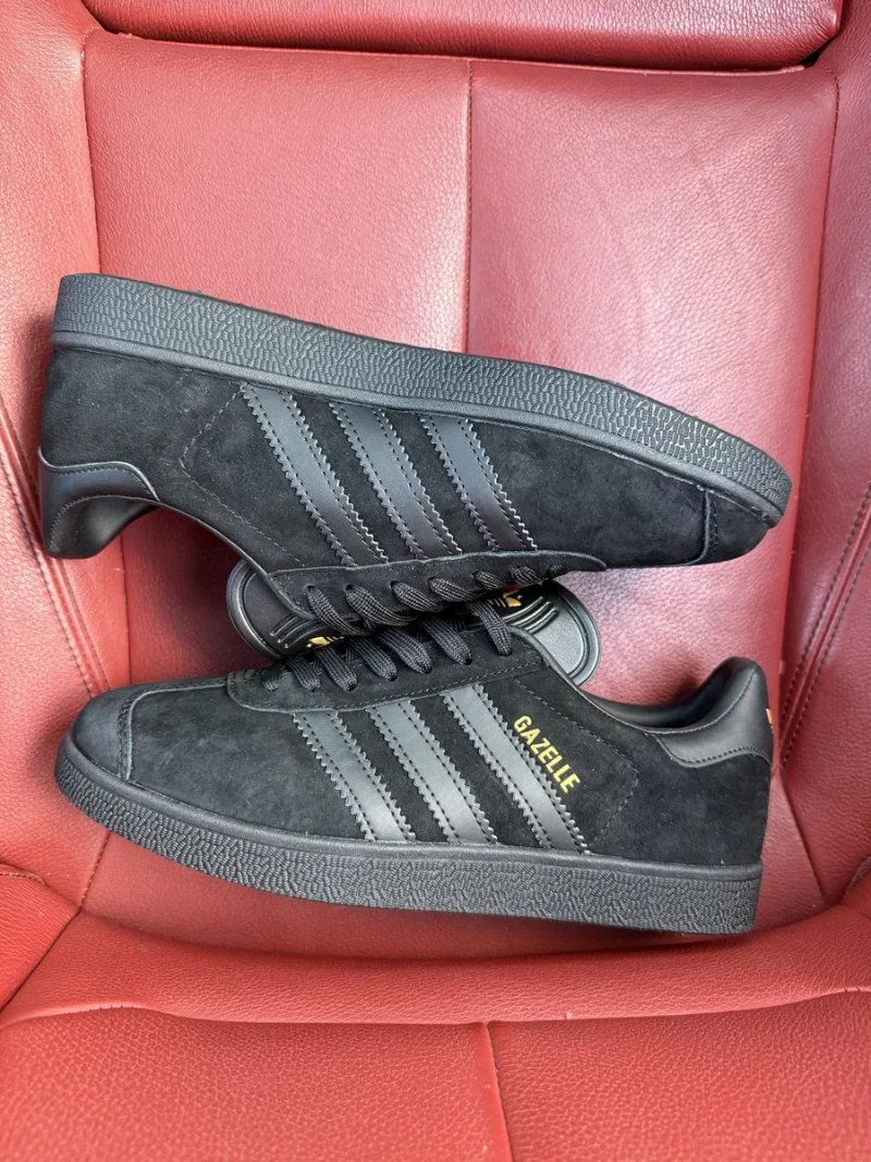 (БЕЗ ПЕРЕДОПЛАТИ) Adidas Gazelle All Black адідас газелі повністю чорні замшеві кросівки з чорною підошвою — фото 2
