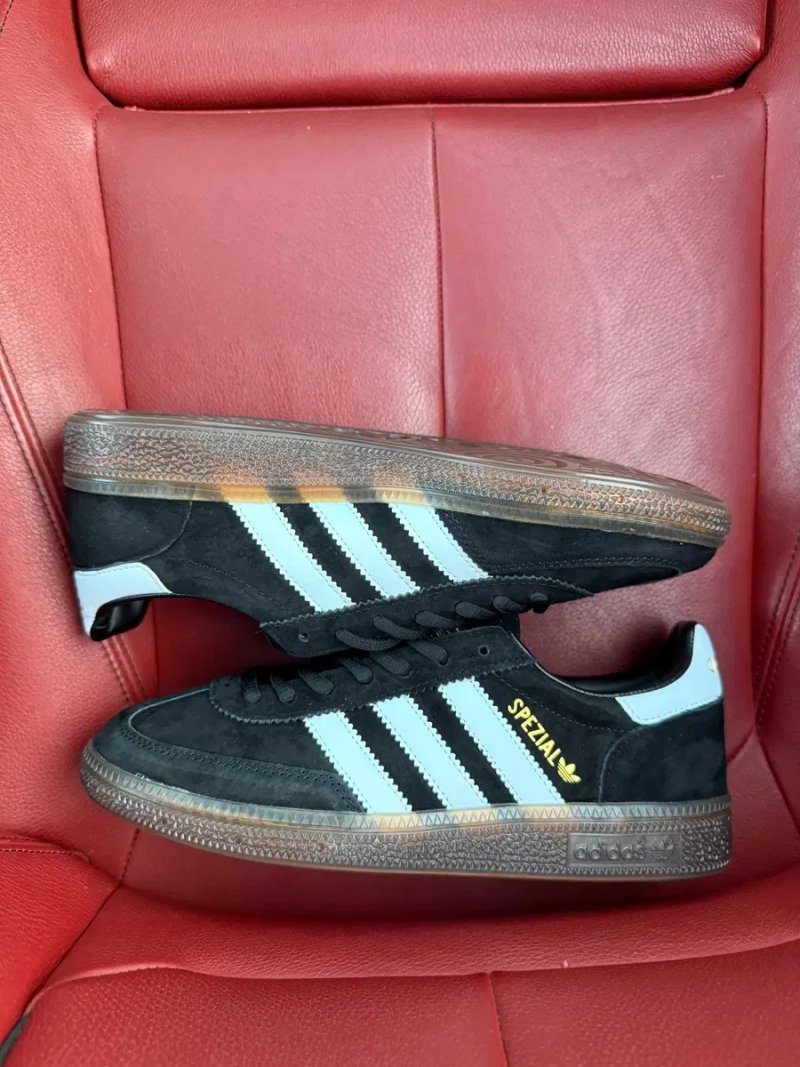 (БЕЗ ПЕРЕДОПЛАТИ) Adidas Handball Spezial Black White адідас спеціал чорні з білими смужками замшеві кросівки з бежевою гумовою підошвою — фото 2