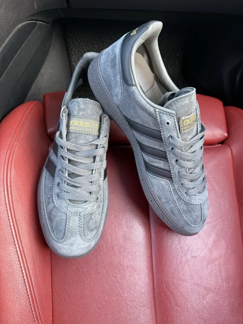 (БЕЗ ПЕРЕДОПЛАТИ) Adidas Handy Spezial Grey Black адідас спеціал сірі з чорним замшеві кросівки з бежевою гумовою підошвою — фото 5