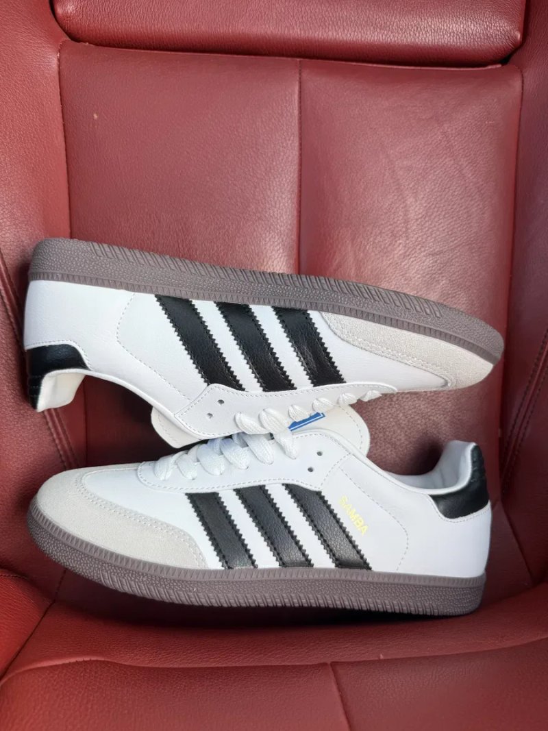 (БЕЗ ПЕРЕДОПЛАТИ) Adidas Samba OG Black White адідас самба чорні з білими смужками замшеві кросівки з бежевою гумовою підошвою — фото 2
