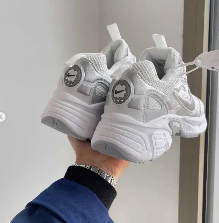 (БЕЗ ПЕРЕДОПЛАТИ) Nike V5K White Silver найк вомеро в5к білі зі сріблястим кросівки сітка — фото 3