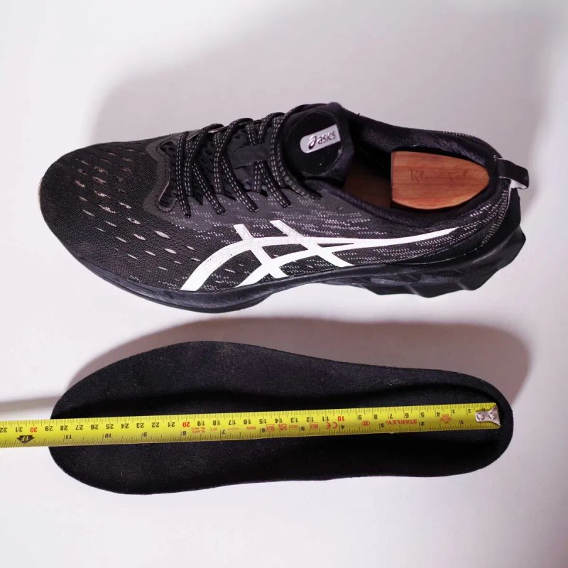 Бігові кросівки Asics Gel Novablast 2 45 розмір оригінал чудовий стан — фото 7