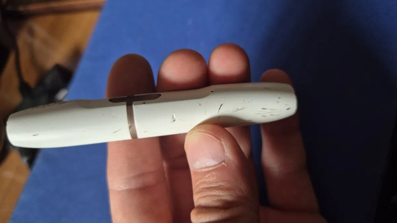 Білий тримач системи нагрівання тютюну IQOS 2.4 Plus. — фото 3