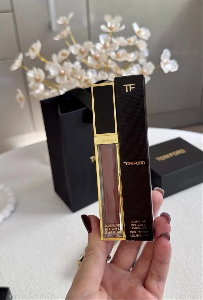 Блиск Tom Ford Gloss Luxe Lip Gloss — фото 3
