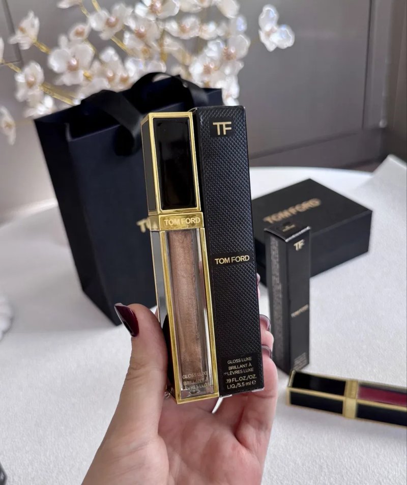 Блиск Tom Ford Gloss Luxe Lip Gloss — фото 4