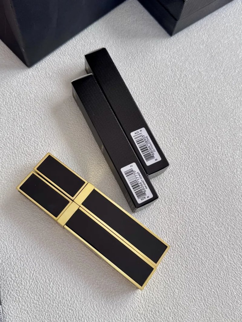 Блиск Tom Ford Gloss Luxe Lip Gloss — фото 8