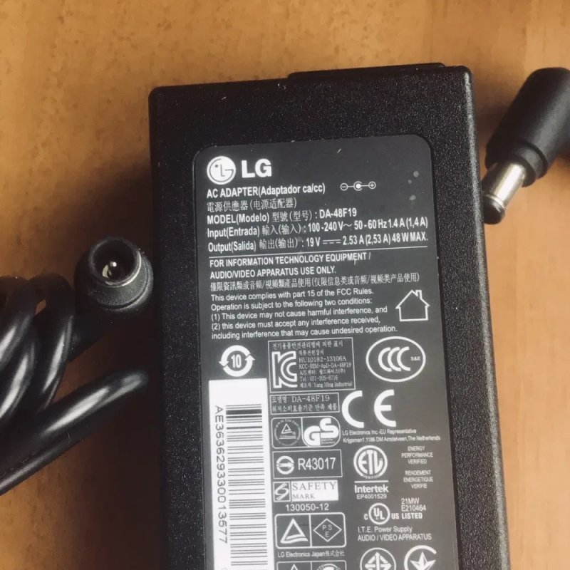Блок Питания, Адаптер Монитора LG 19V 0.84A 1.3A 1.7A 2.1A 2.53A 3.42A — фото 3