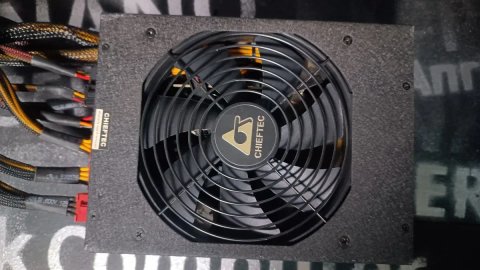 Блок живлення преміальний,ігровий топовий Chieftec Navitas 1250W сертифікат Gold,пломба , стан нового, потужний