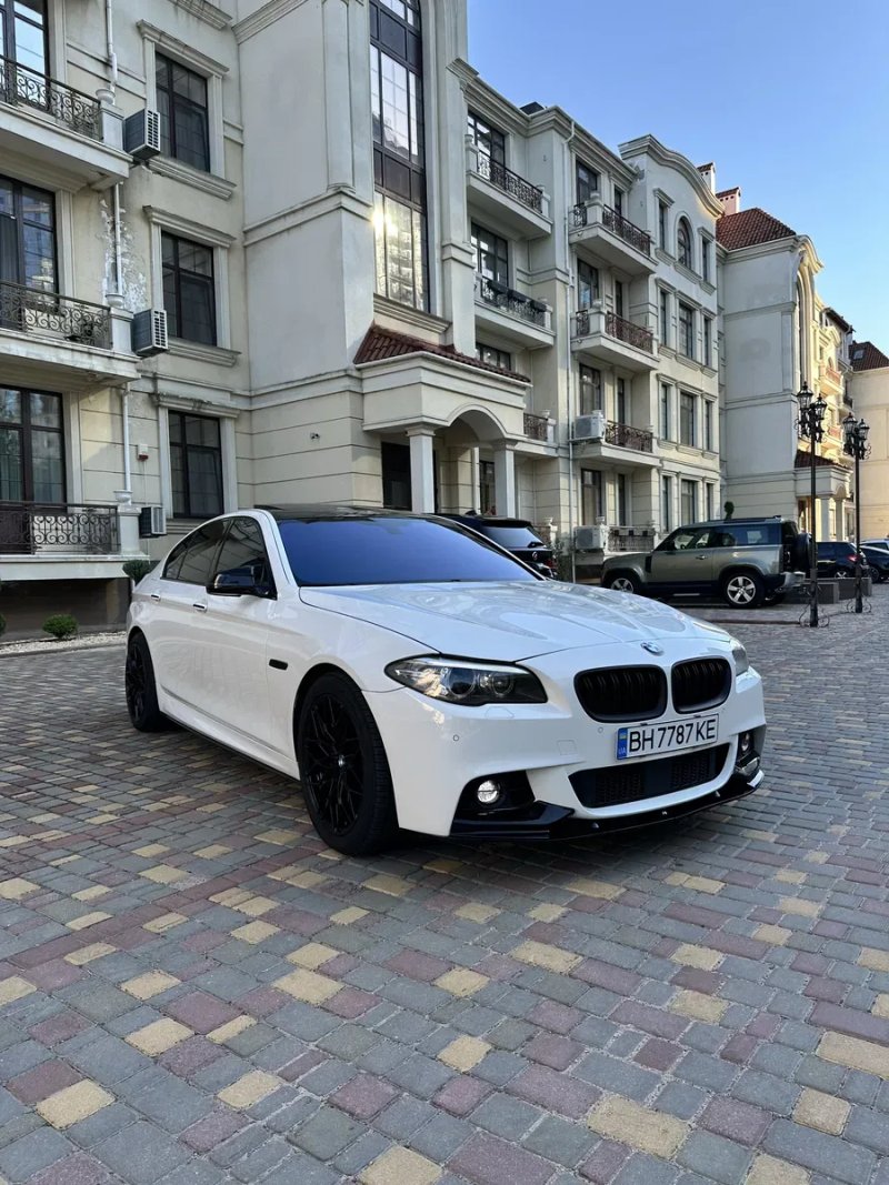 BMW 550i F10 4.4 Twin Turbo 450лс M-Paket — фото 3