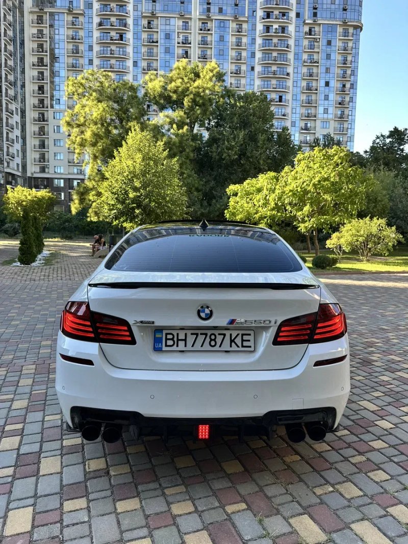 BMW 550i F10 4.4 Twin Turbo 450лс M-Paket — фото 6