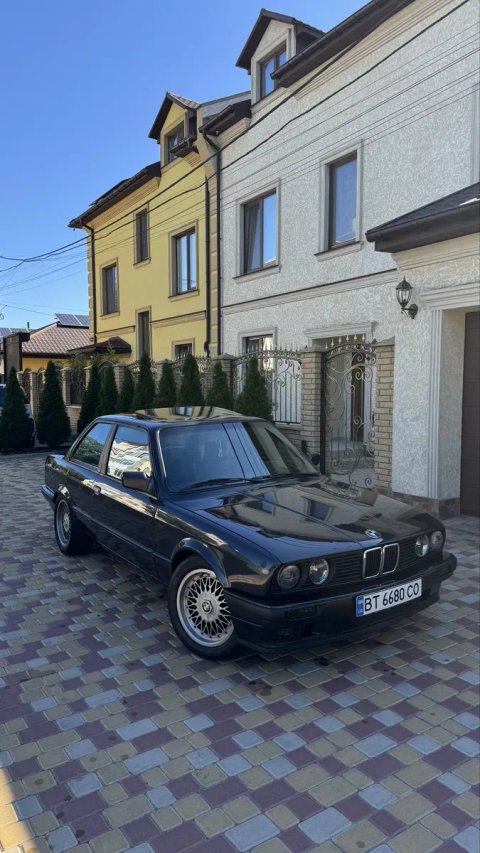 BMW E30 320I 1988 рік