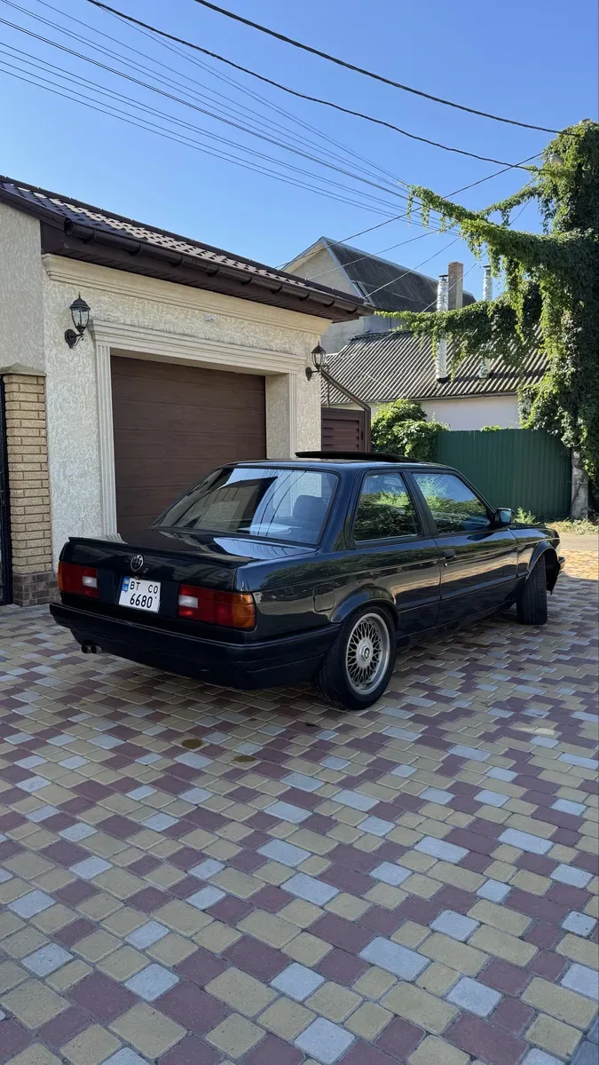 BMW E30 320I 1988 рік — фото 2