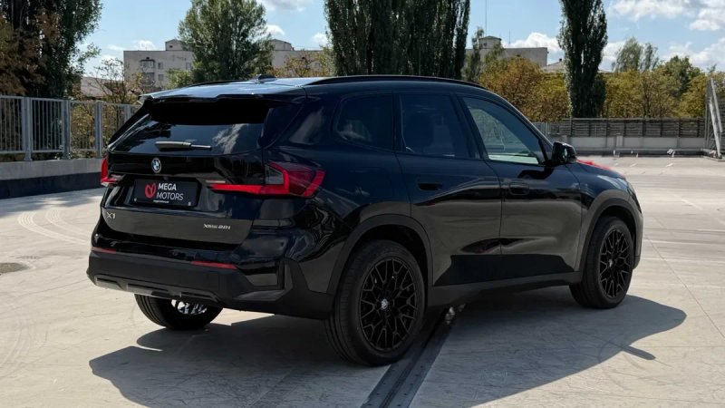 2023 BMW X1 x drive 28I — фото 4