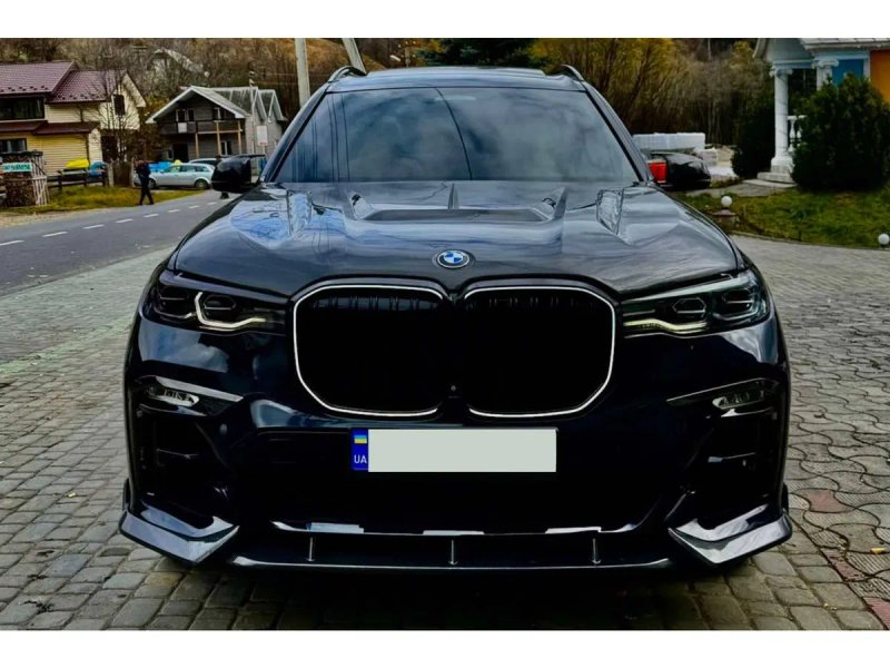 BMW X7 G07 2019+ Накладка на передній бампер Карбон M-Sport — фото 2
