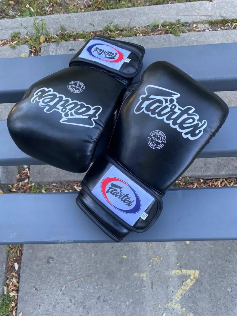 Боксерські рукавиці Fairtex BGV14 Black 12Oz нові — фото 3