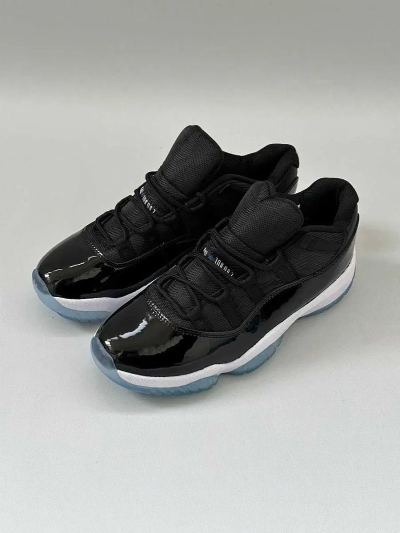 Бомбічні кросівки чоловічі Jordan 11 cement grey low кроссовки мужские — фото 6