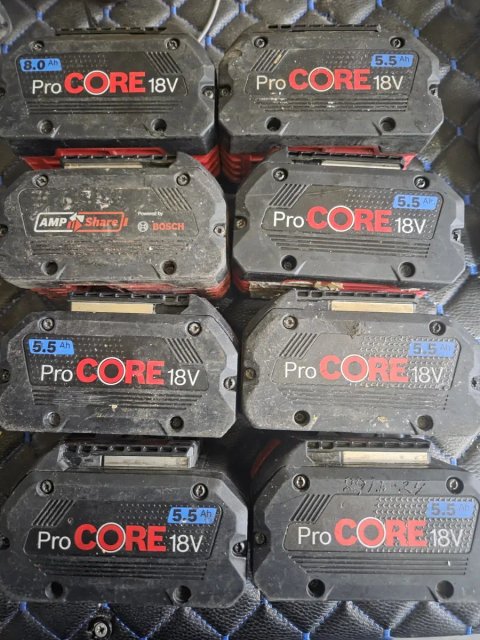 Bosch pro core 18v 5.5ah під ремонт ціна за 1шт
