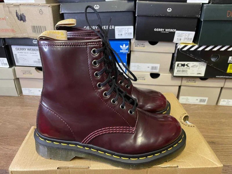 Ботинки жіночі Dr. Martens 1460 Vegan Cherry Red. Оригінал! Розмір 38. — фото 4