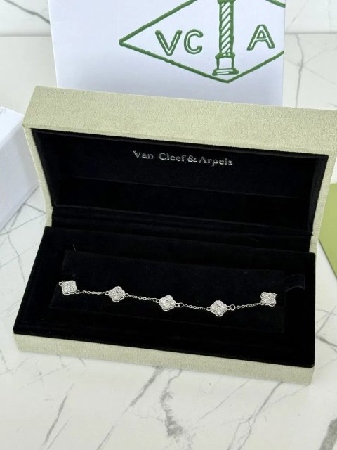 Браслет Van Cleef & Arpels  розмір регулюється, посріблення 925 проби,з камінцями, конюшина, клевер ван клиф, цепочка, серебро, ланцюжок