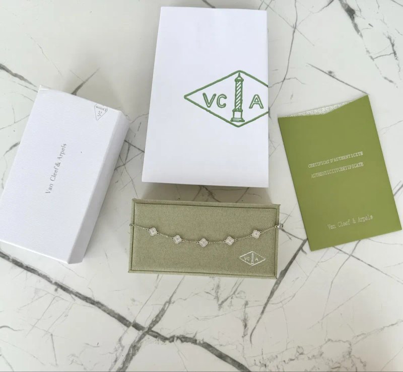 Браслет Van Cleef & Arpels  розмір регулюється, посріблення 925 проби,з камінцями, конюшина, клевер ван клиф, цепочка, серебро, ланцюжок — фото 4