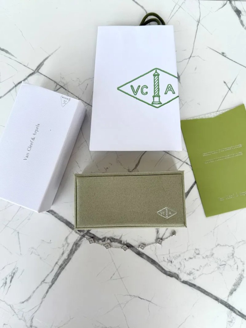 Браслет Van Cleef & Arpels  розмір регулюється, посріблення 925 проби,з камінцями, конюшина, клевер ван клиф, цепочка, серебро, ланцюжок — фото 5