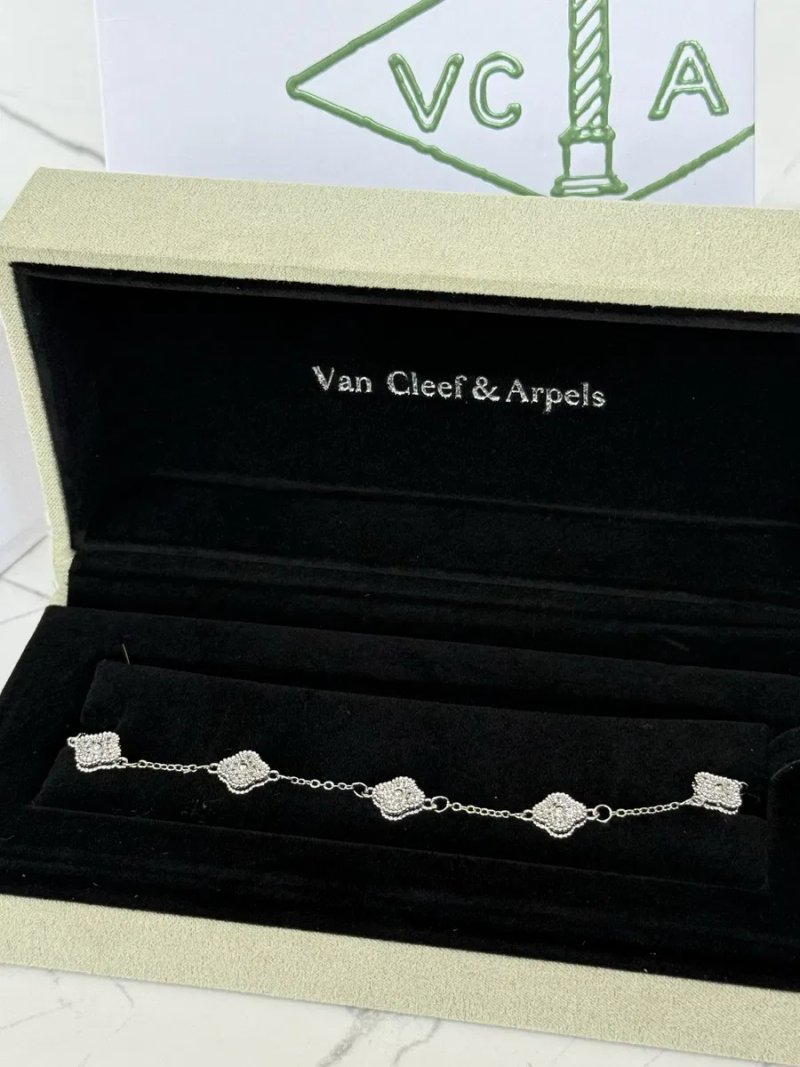 Браслет Van Cleef & Arpels  розмір регулюється, посріблення 925 проби,з камінцями, конюшина, клевер ван клиф, цепочка, серебро, ланцюжок — фото 6