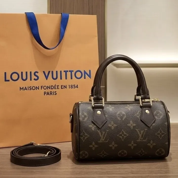 Брендова жіноча сумка Louis Vuitton Nano Speedy monogram з ручками та ремінем через плече — фото 2