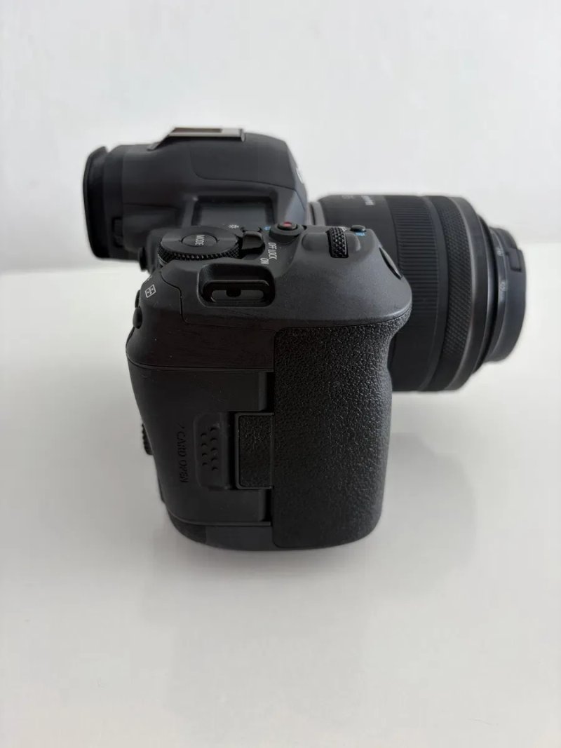 Canon Eos R5 Mark II+ Canon Lens RF35mm F1.8 — фото 3