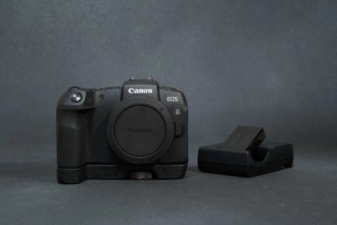 Canon EOS RP Body + Canon grip EG-E1