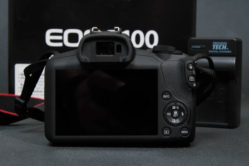 Canon R100 + kit 18-45mm IS STM — фото 2