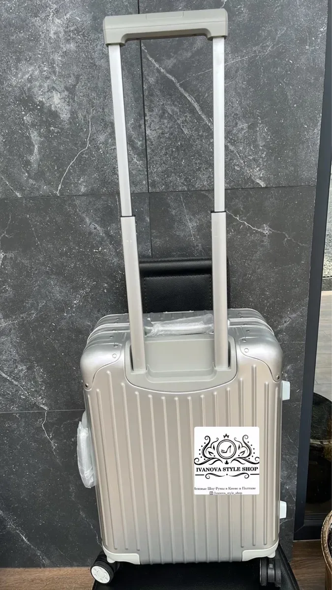 Чемодан Rimowa ручная кладь.Мои живые фото. Купить чемодан римова ручная кладь , средний или большой . — фото 5