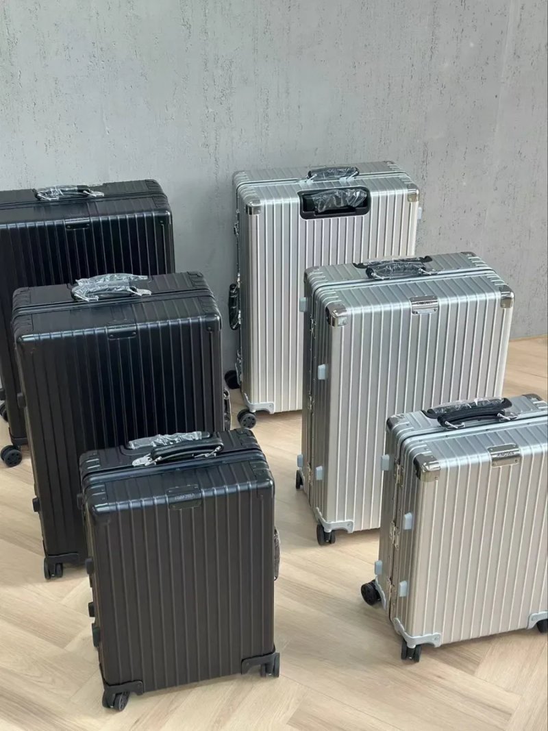 Чемодан Rimowa ручная кладь.Мои живые фото. Купить чемодан римова ручная кладь , средний или большой . — фото 8